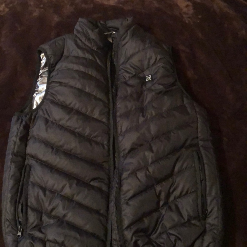 Chargeable heated vest